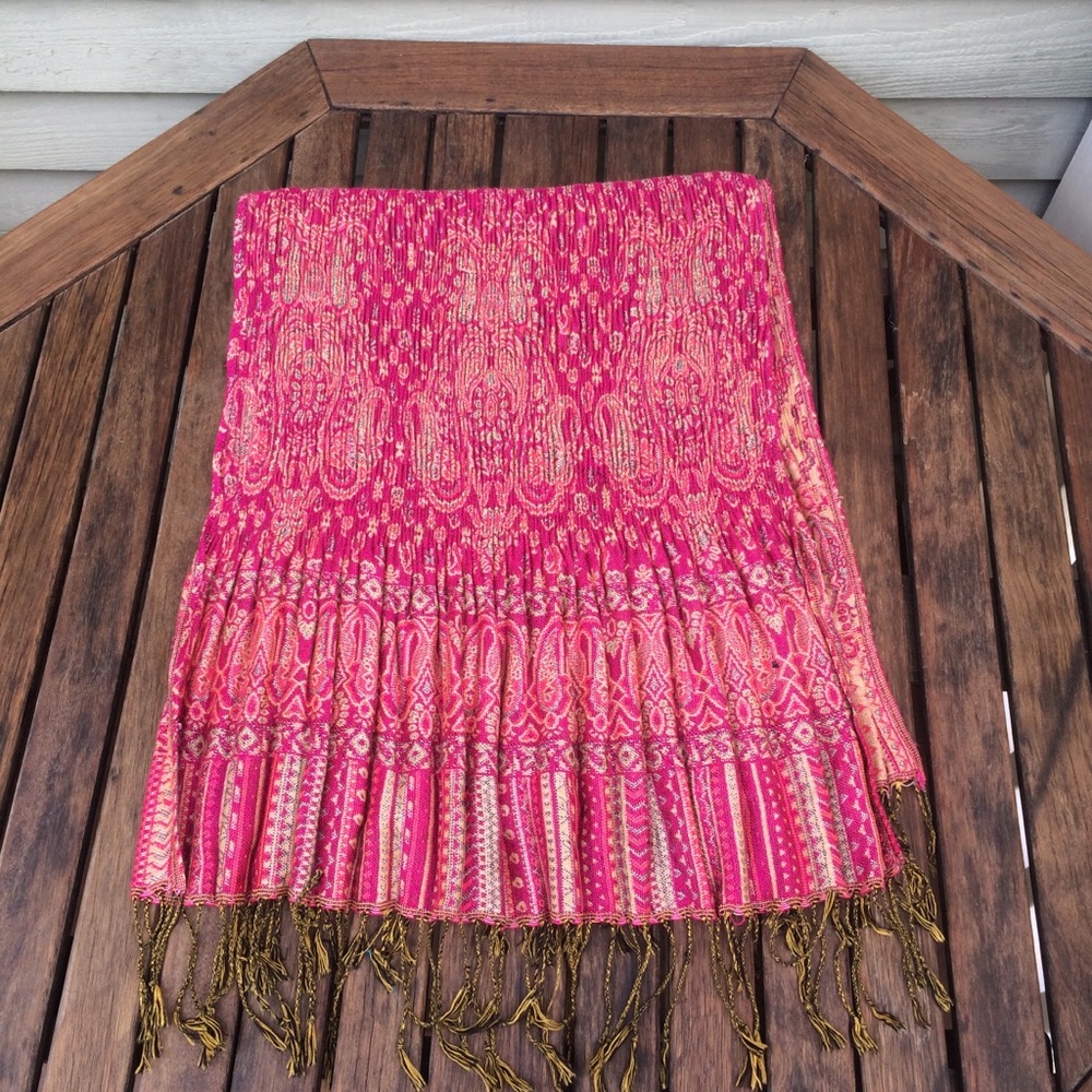 Reversible Pink Scarf - Picture 2 of 2